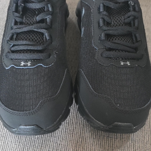 Mens Under Armour All-Black Charged Assert 9, Size 9.5 Extra Wide, New In Box.